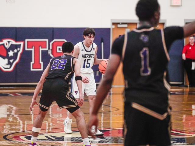 (2) Apex Friendship survives back-and-forth contest with (7) Broughton